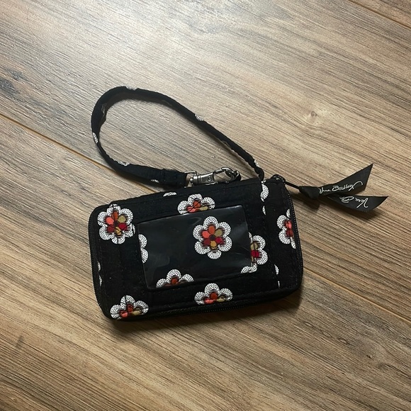 VERA BRADLEY | Floral Quilted Wristlet - Picture 2 of 5